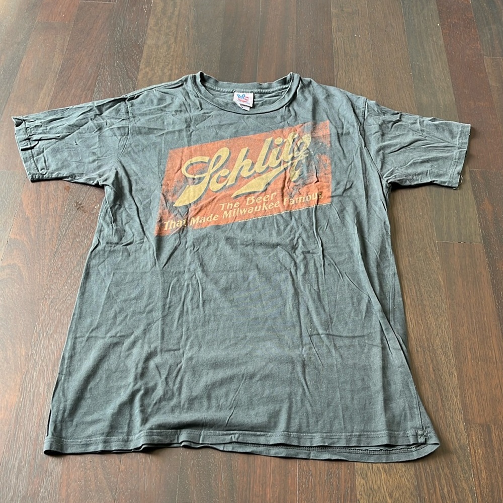 Men’s Junk Food Schlitz tee